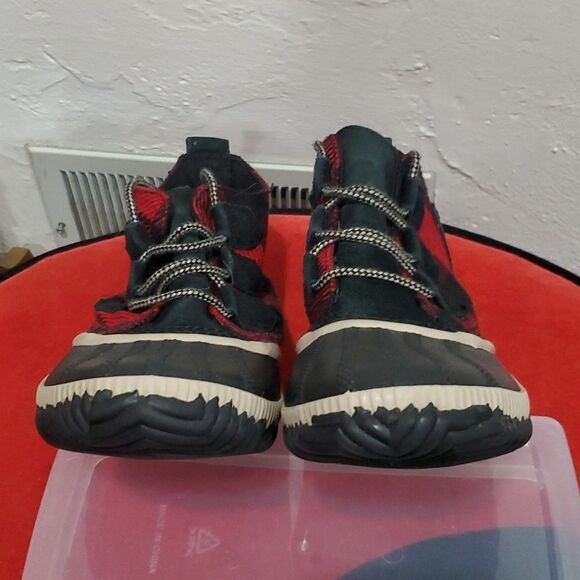 Sorel Out N About Buffalo Plaid Duck Boot in Red & Black Size 8 - Picture 5 of 13